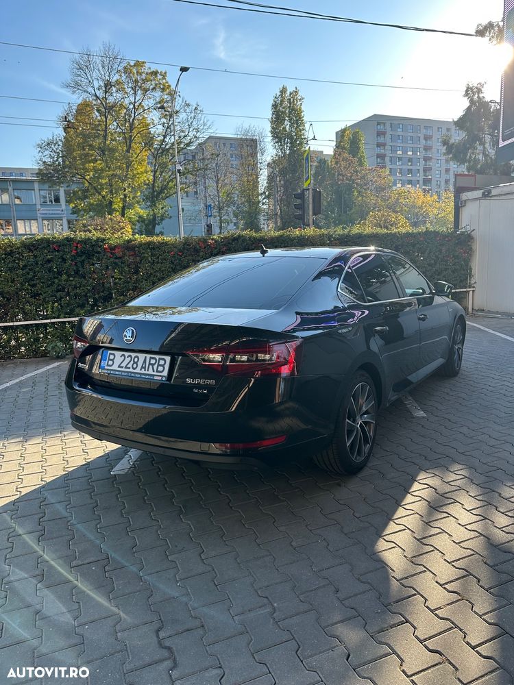 Skoda Superb 2.0 TDI DSG 4X4 Laurin & Klement - 4