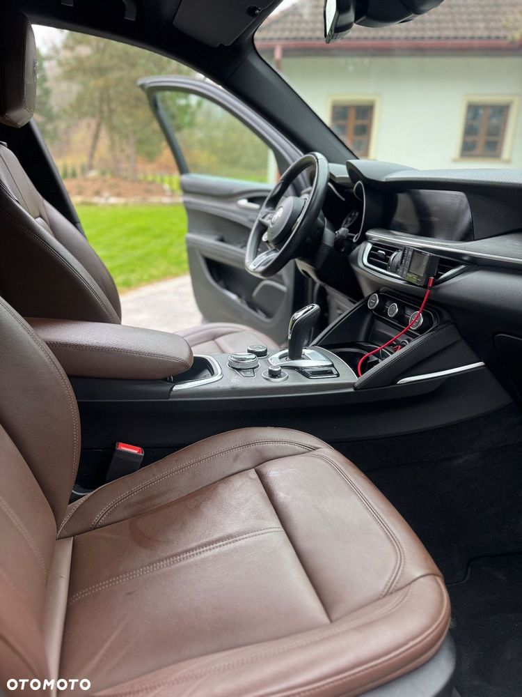 Alfa Romeo Stelvio 2.0 Turbo TI Q4 - 11