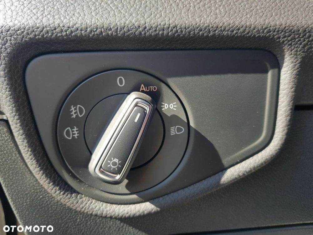 Volkswagen Touran 1.5 TSI EVO Comfortline Plus DSG - 24