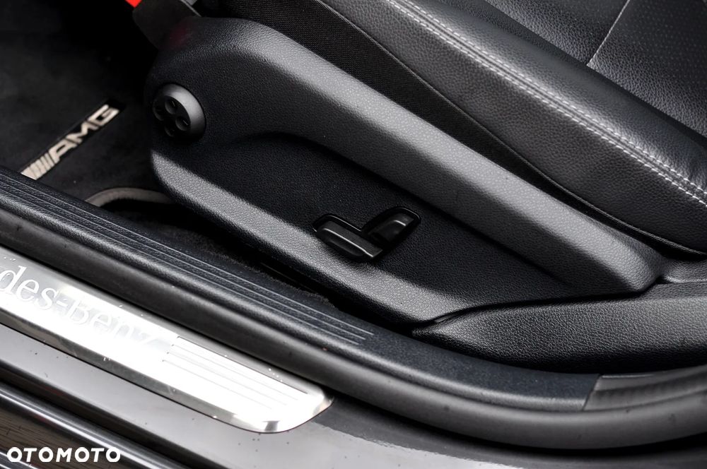 Mercedes-Benz Klasa C 300 9G-TRONIC AMG Line - 18