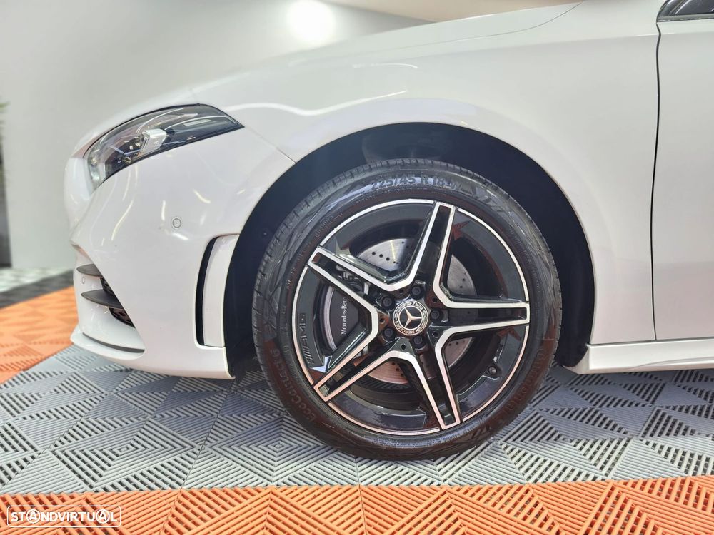 Mercedes-Benz A 250 e AMG Line - 11