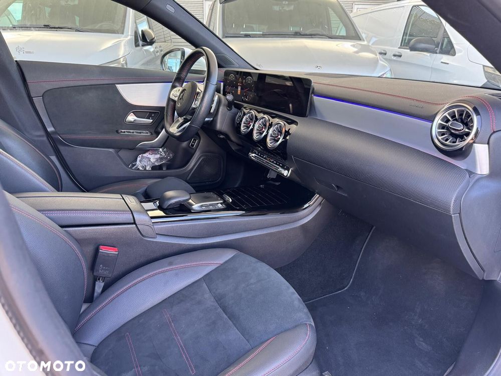 Mercedes-Benz CLA 180 mHEV AMG Line 7G-DCT - 21