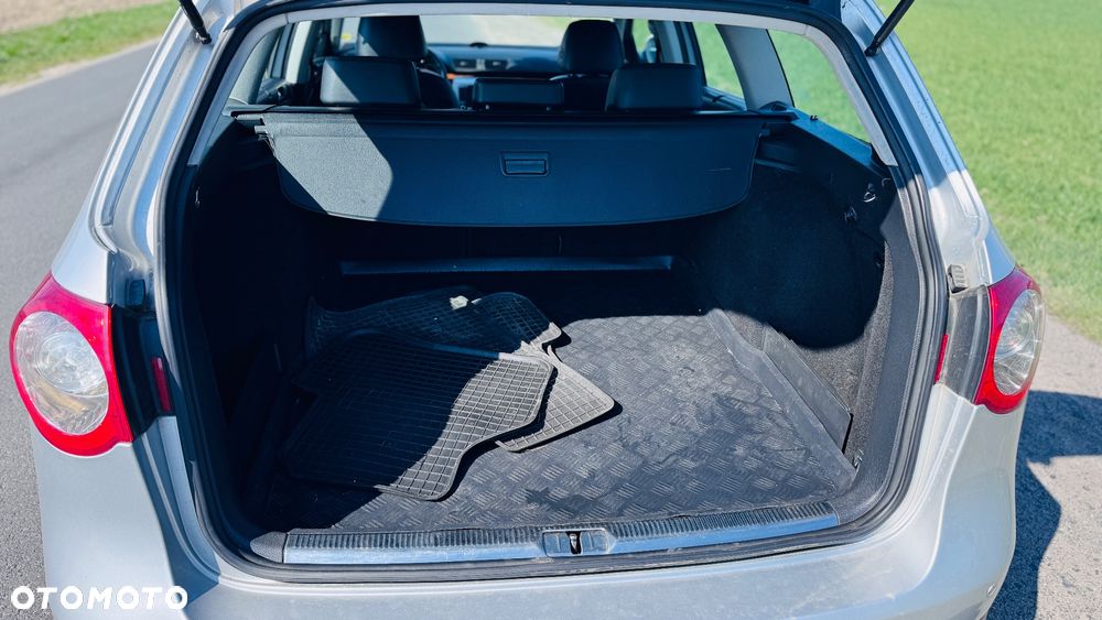 Volkswagen Passat - 11