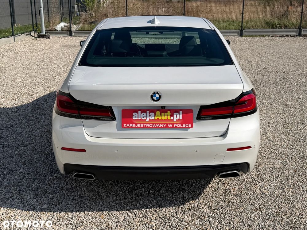 BMW Seria 5 520i Sport Line - 15