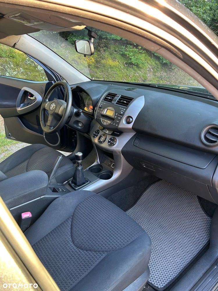 Toyota RAV4 2.2 D-4D Premium - 8