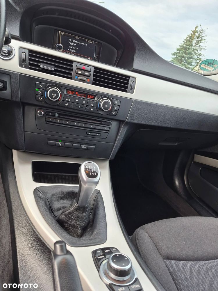 BMW Seria 3 318d - 19