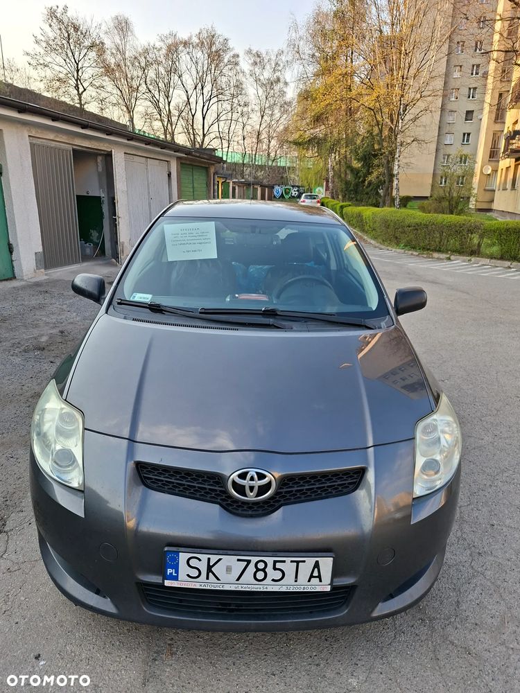 Toyota Auris 1.33 VVT-i Terra - 1