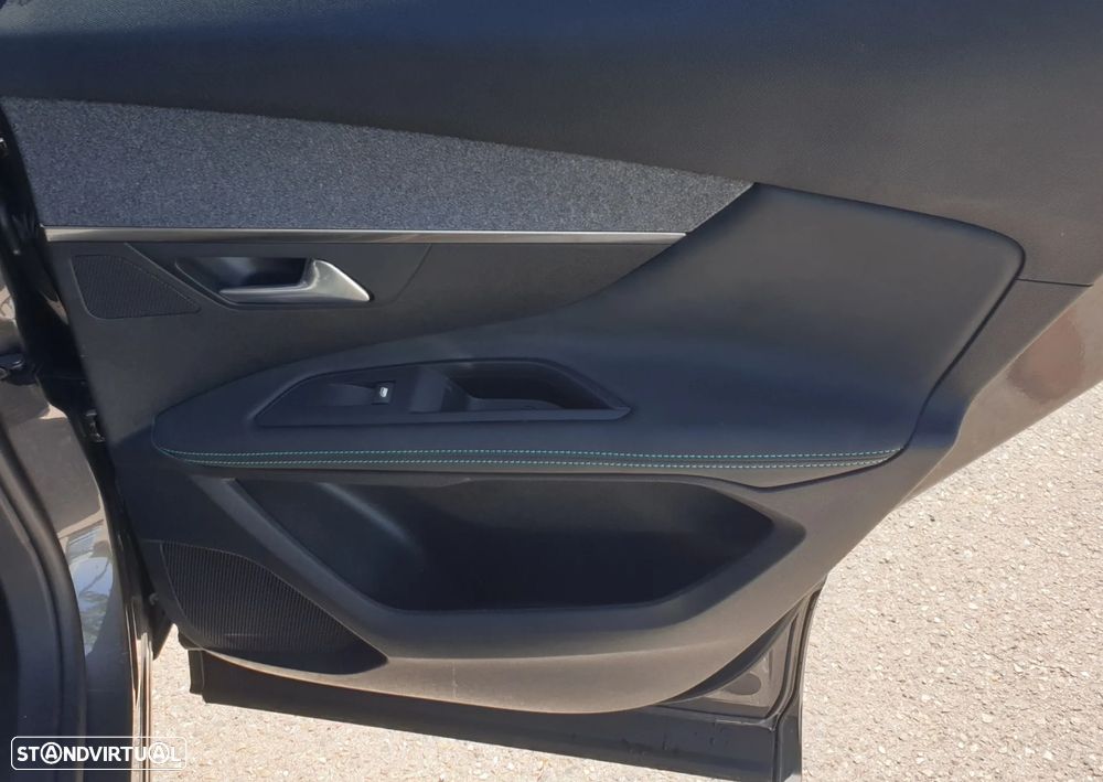 Peugeot 3008 1.6 Hybrid Allure Pack e-EAT8 - 8