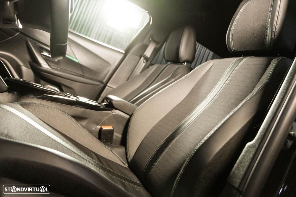 Peugeot e-2008 50 kWh Allure Pack - 40