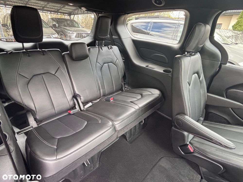 Chrysler Pacifica - 22