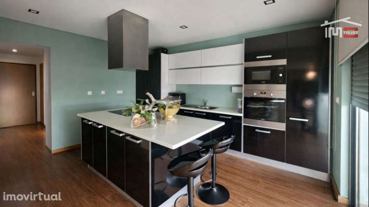 Moradia T3 (possibilidade T5) com 370m² | Terraços, Garagem 90m² | ... - Grande imagem: 2/23