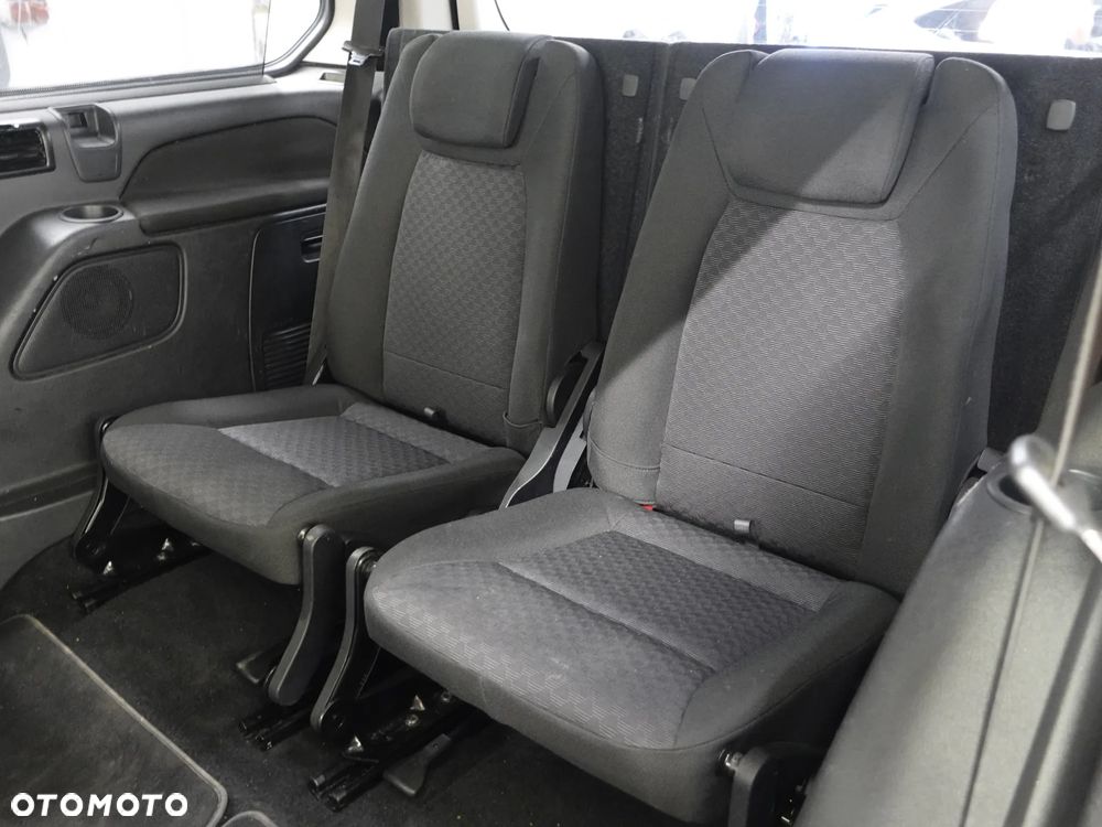 Ford Galaxy 2.0 TDCi Ghia - 23