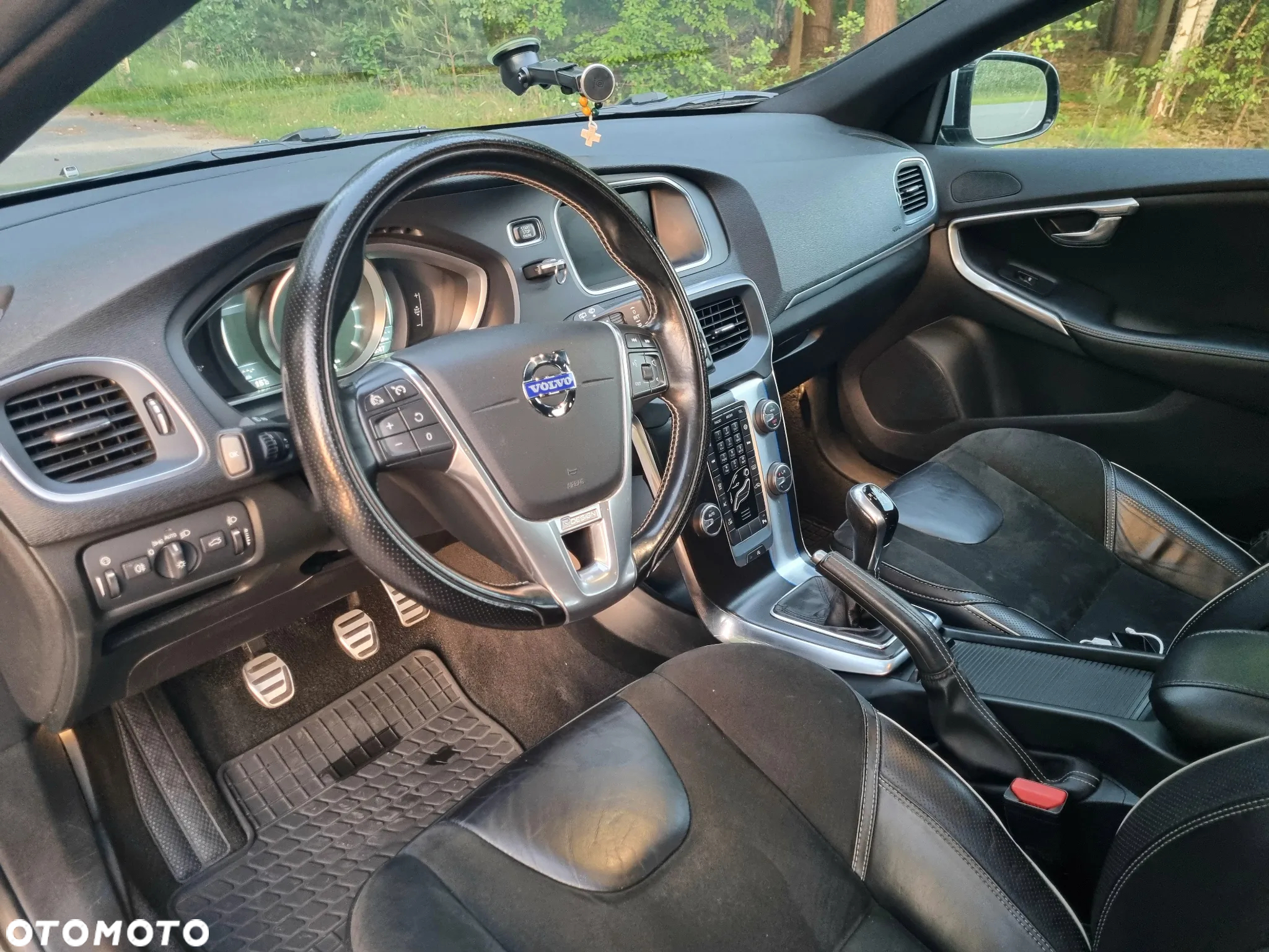 Volvo V40 D2 R-Design - 15