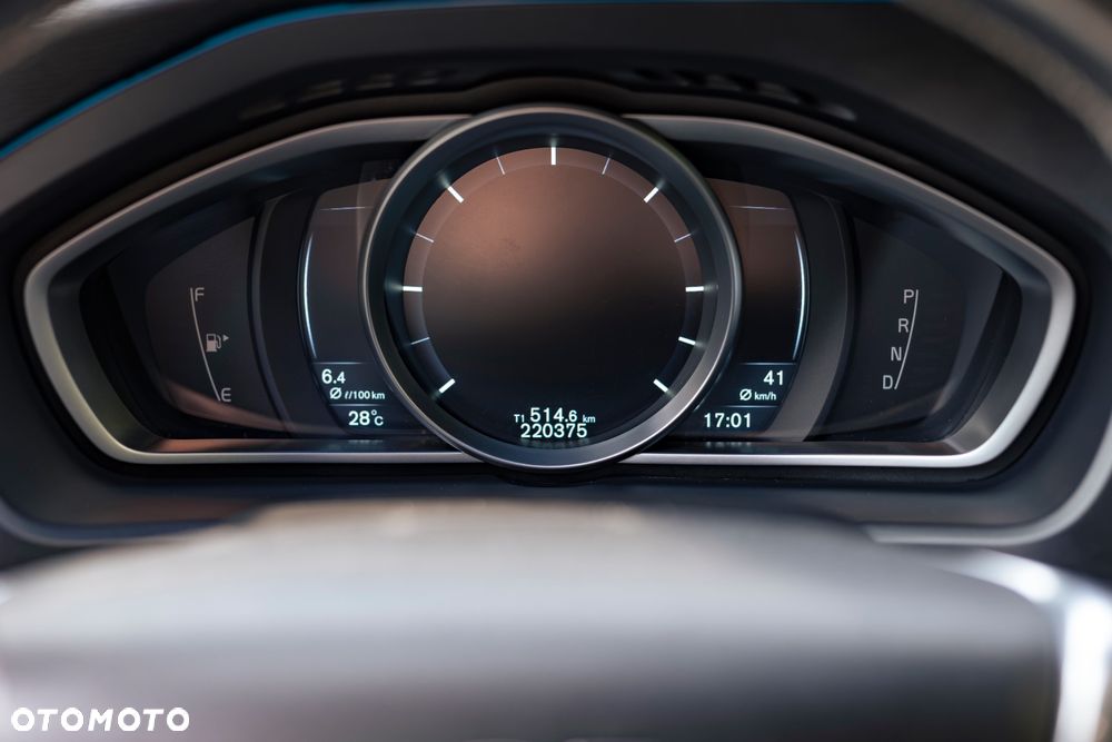 Volvo V40 D4 Geartronic RDesign - 17