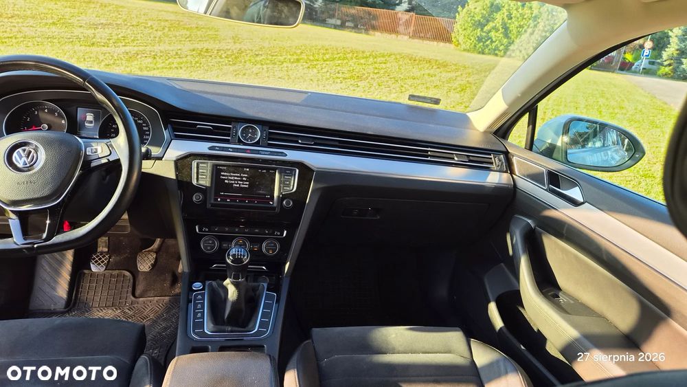 Volkswagen Passat - 8