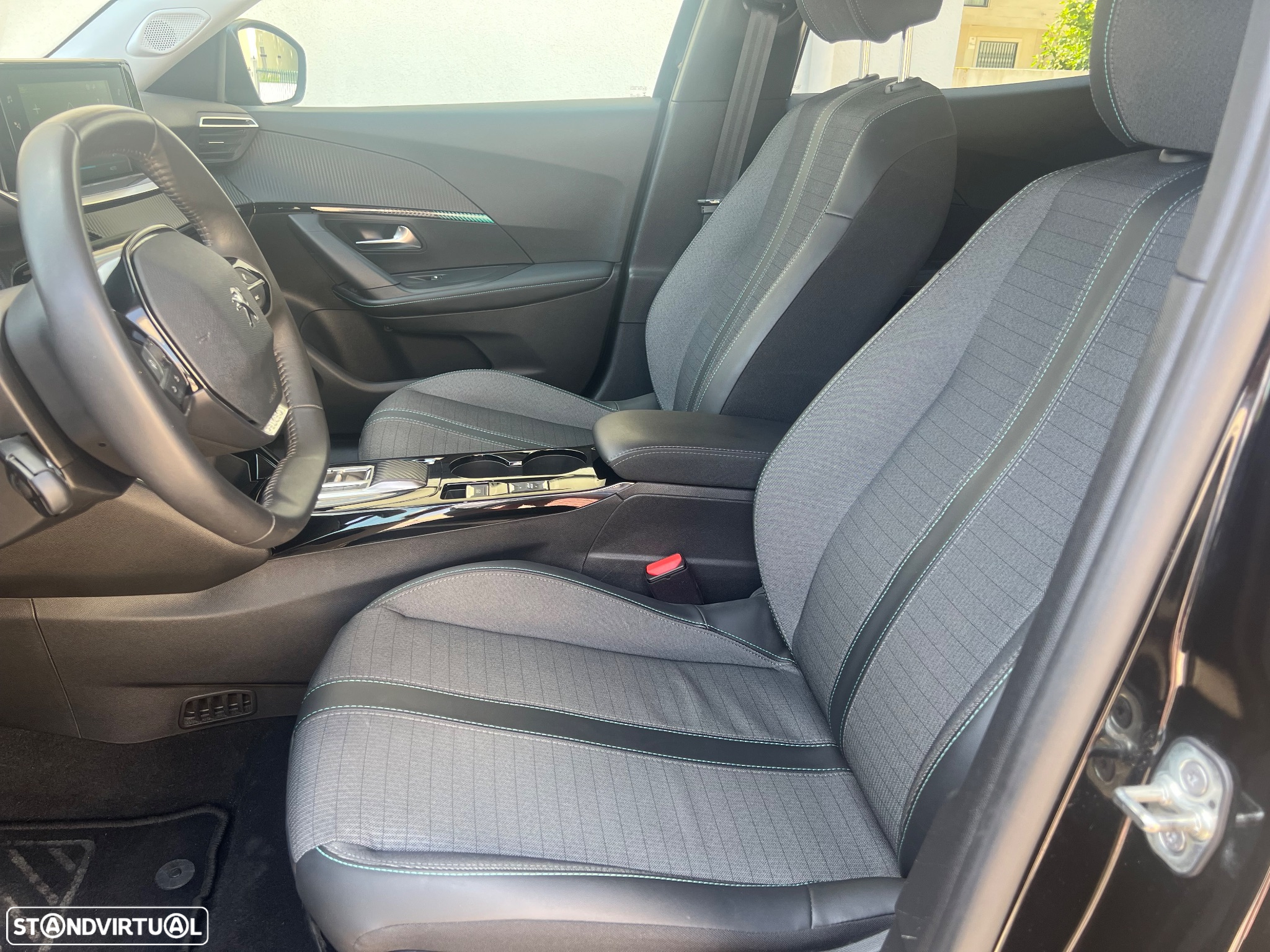Peugeot e-2008 50 kWh Allure Pack - 19