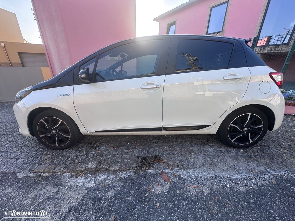 Toyota Yaris 1.5 HSD Square Collec.White - 1