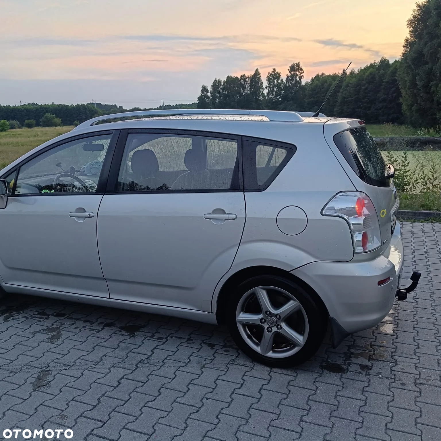 Toyota Corolla Verso 2.2 D-4D Gold - 2