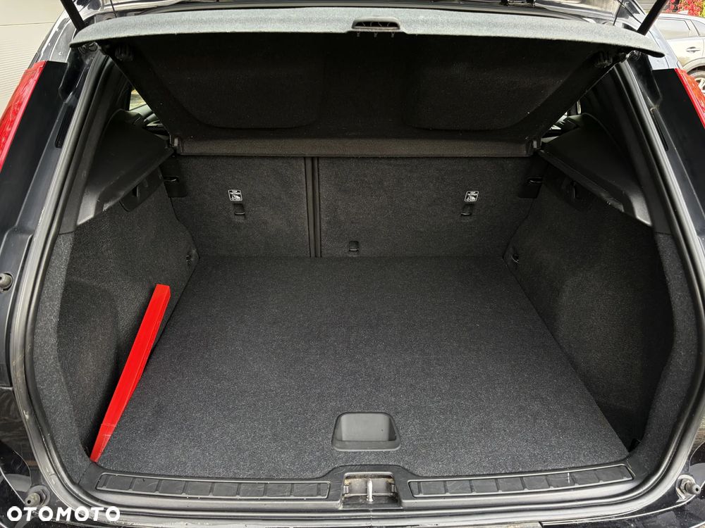 Volvo XC 40 - 32