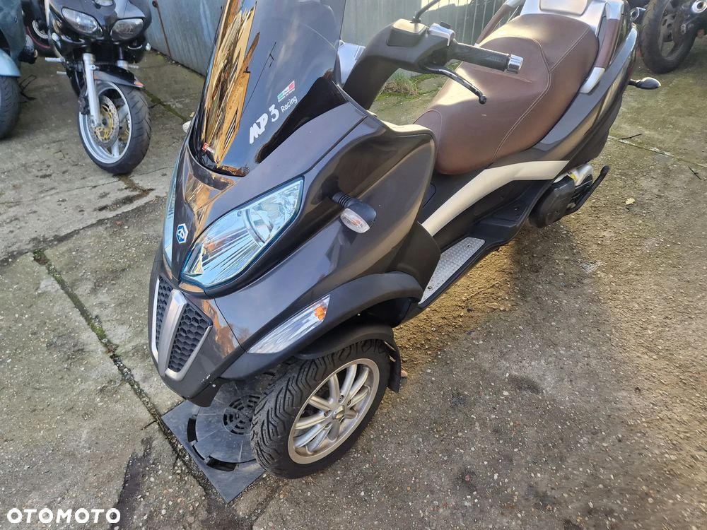 Piaggio MP-3 - 4