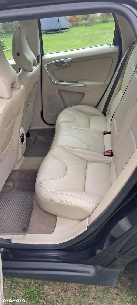 Volvo XC 60 - 8