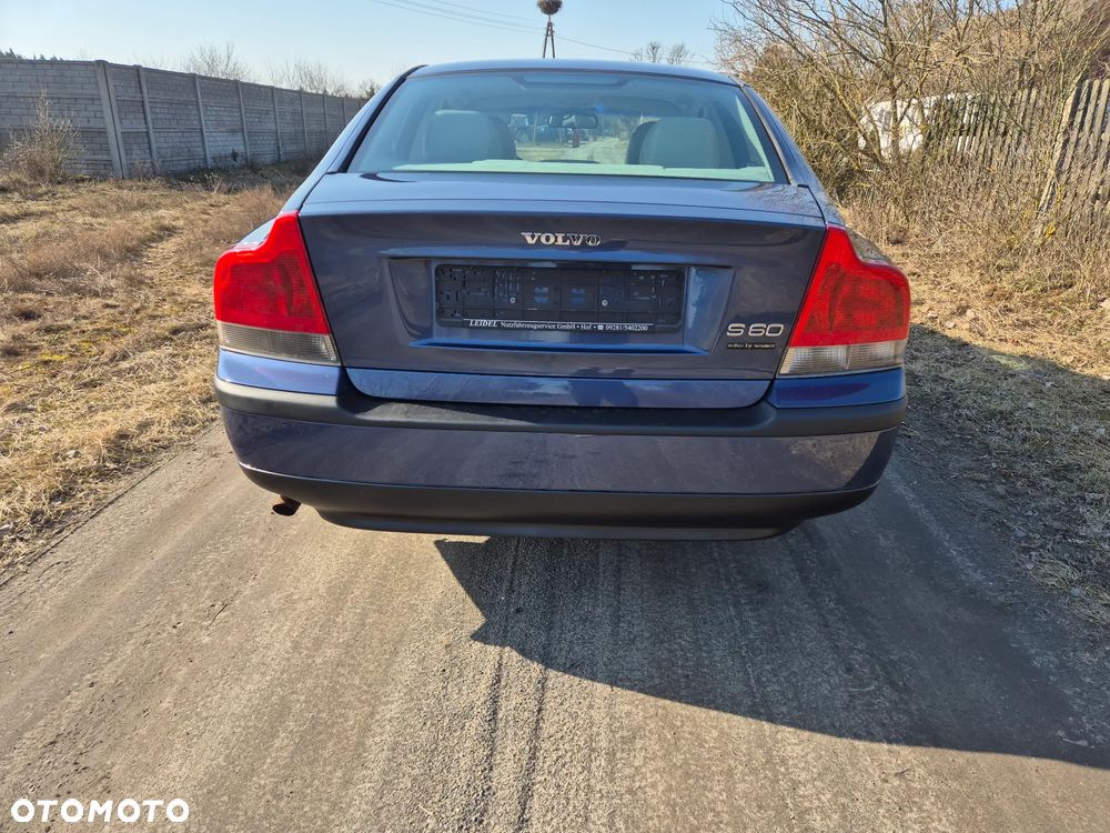 Volvo S60 2.4 Premium - 9