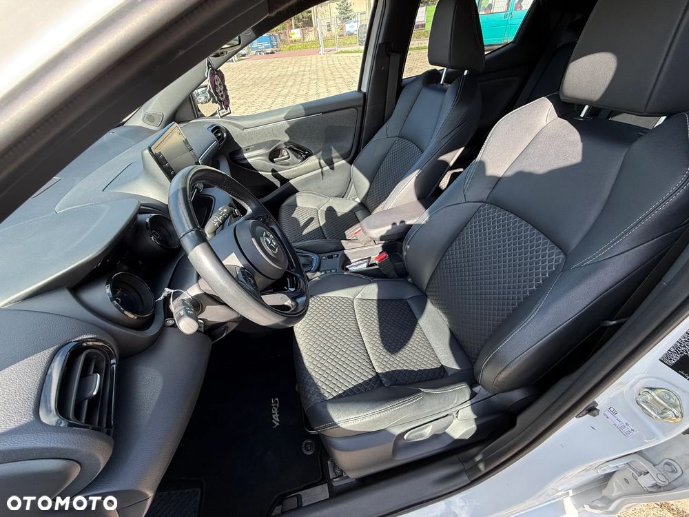Toyota Yaris Hybrid 1.5 Selection Style - 9