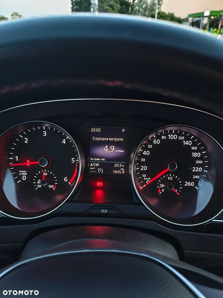 Volkswagen Passat - 11