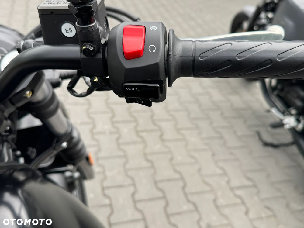 Moto Guzzi V7 - 27