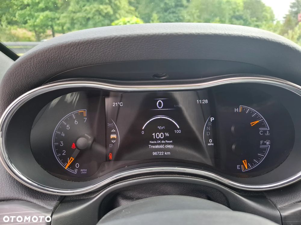 Jeep Grand Cherokee - 12