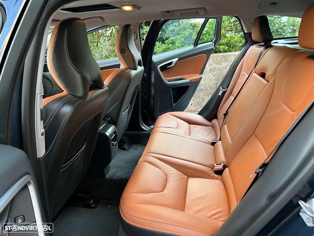 Volvo V60 D6 Twin Engine Geartronic Summum - 13