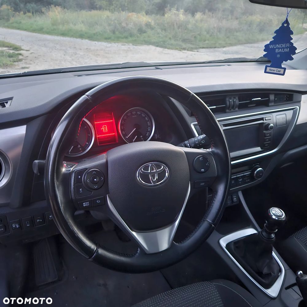Toyota Auris 1.33 VVT-i Premium Comfort - 12