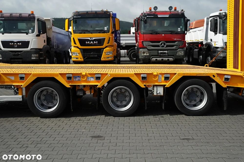 Louault / NACZEPA LAWETA  13,6 M / NISKOPODWOZIE / PODEST HYDRAULICZNY / NAJAZDY HYDRAULICZNE / OŚ SKRĘTNA / WYCIĄGARKA  / POSZERZANA - 30