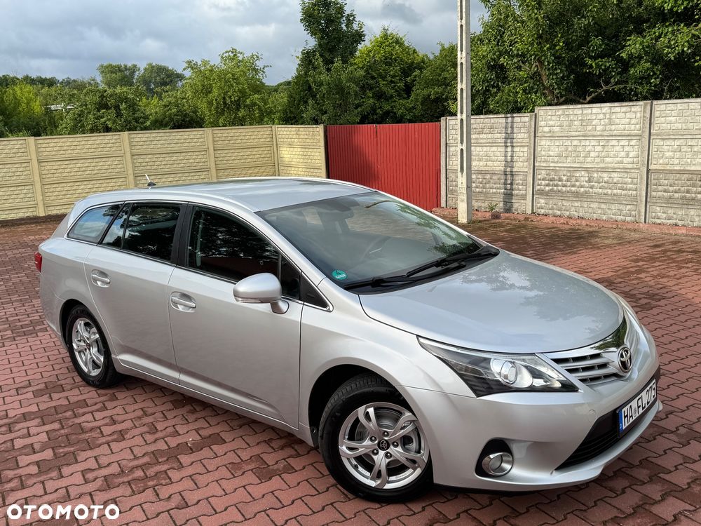 Toyota Avensis Touring Sports 1.8 Business Edition - 11