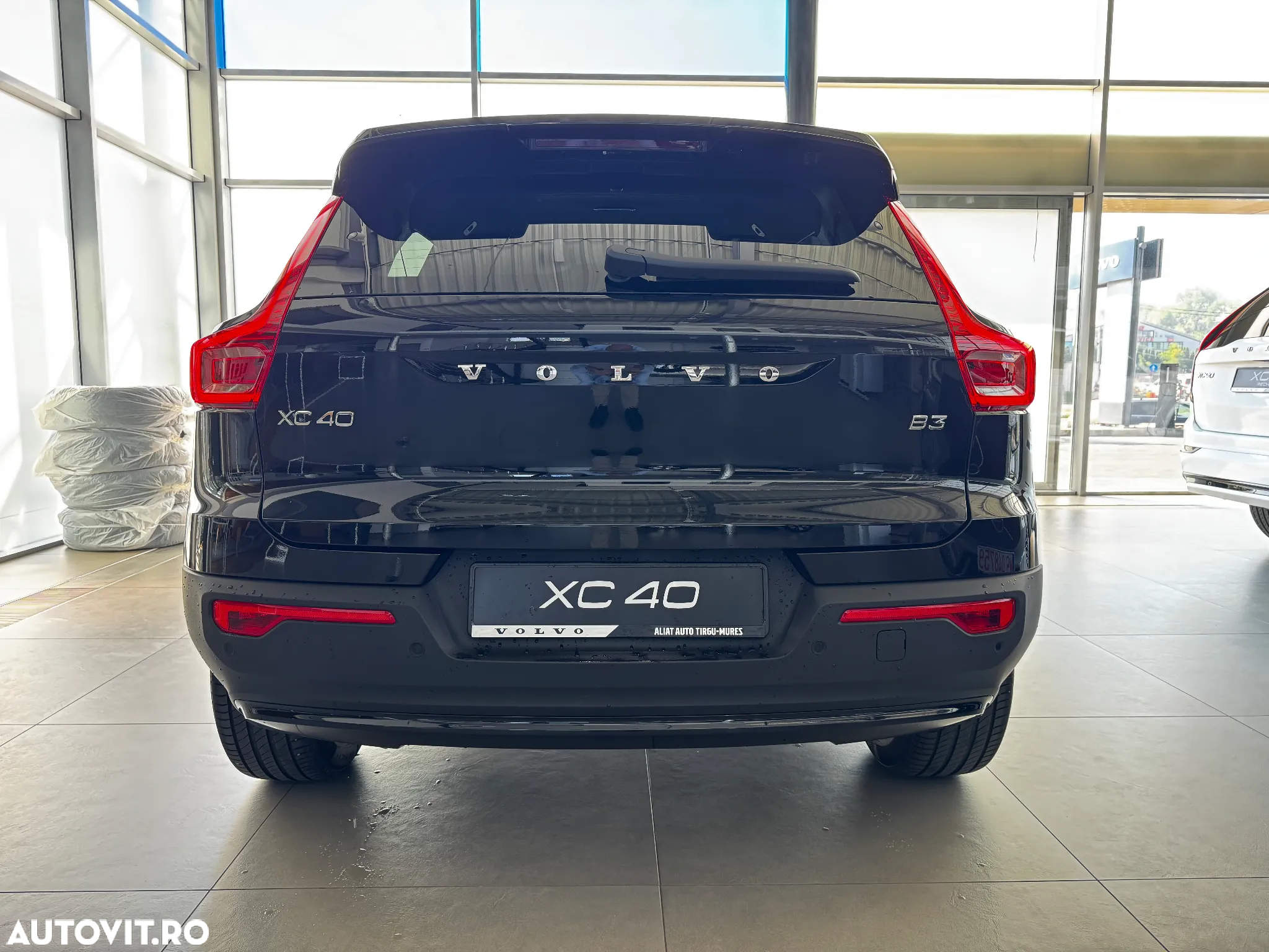 Volvo XC 40 B3 AT FWD MHEV Plus Dark - 6