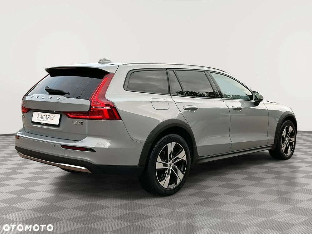 Volvo V60 Cross Country - 4
