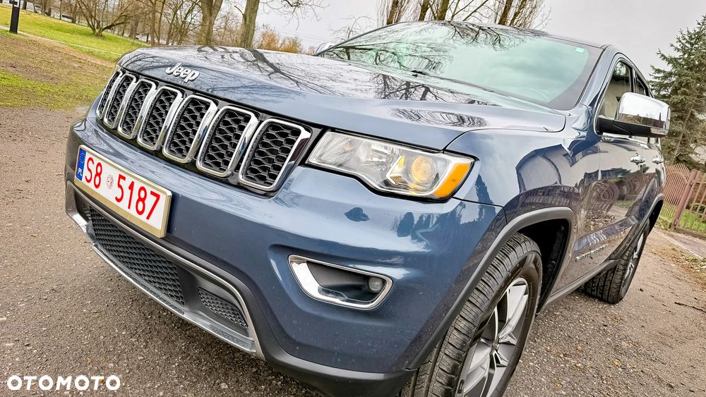 Jeep Grand Cherokee - 38