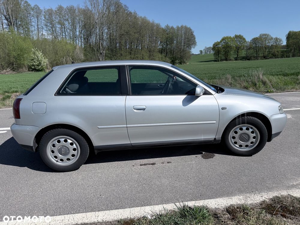 Audi A3 3-drzwiowe 1.6 Attraction - 4