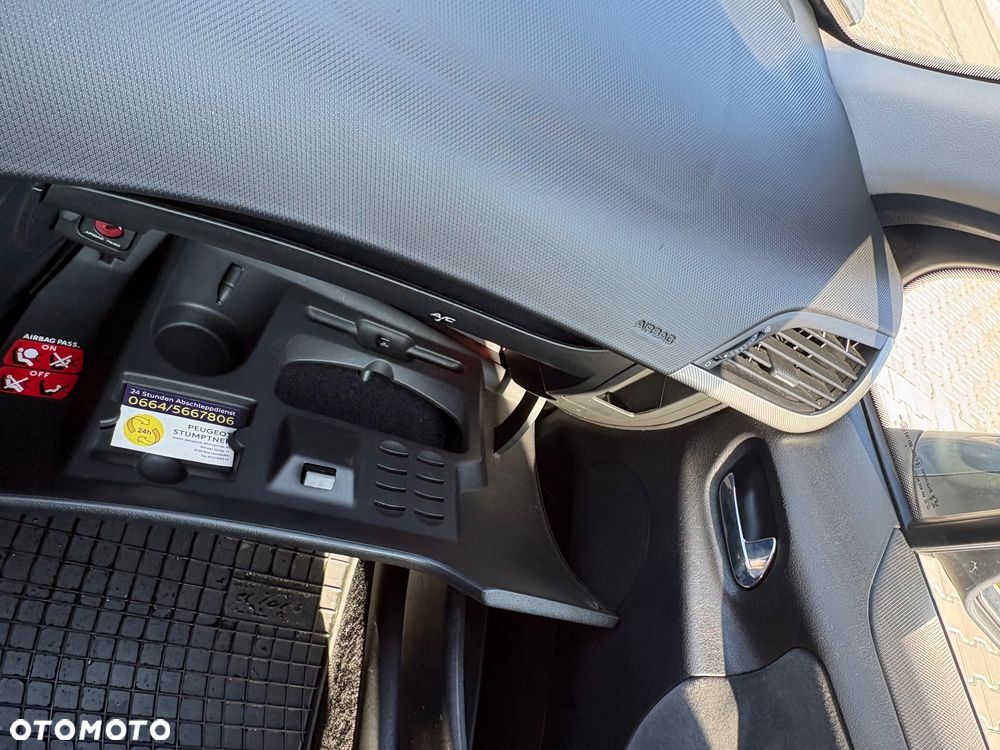 Peugeot 207 1.6 HDi - 13
