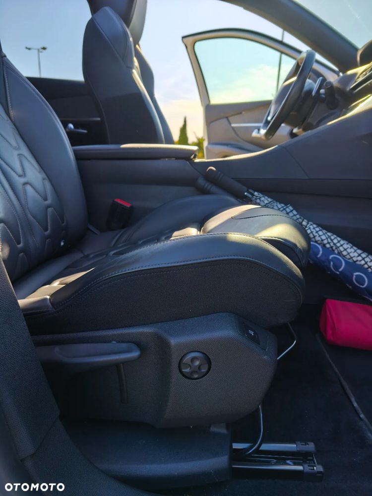 Peugeot 3008 1.2 PureTech Active S&S EAT6 - 28