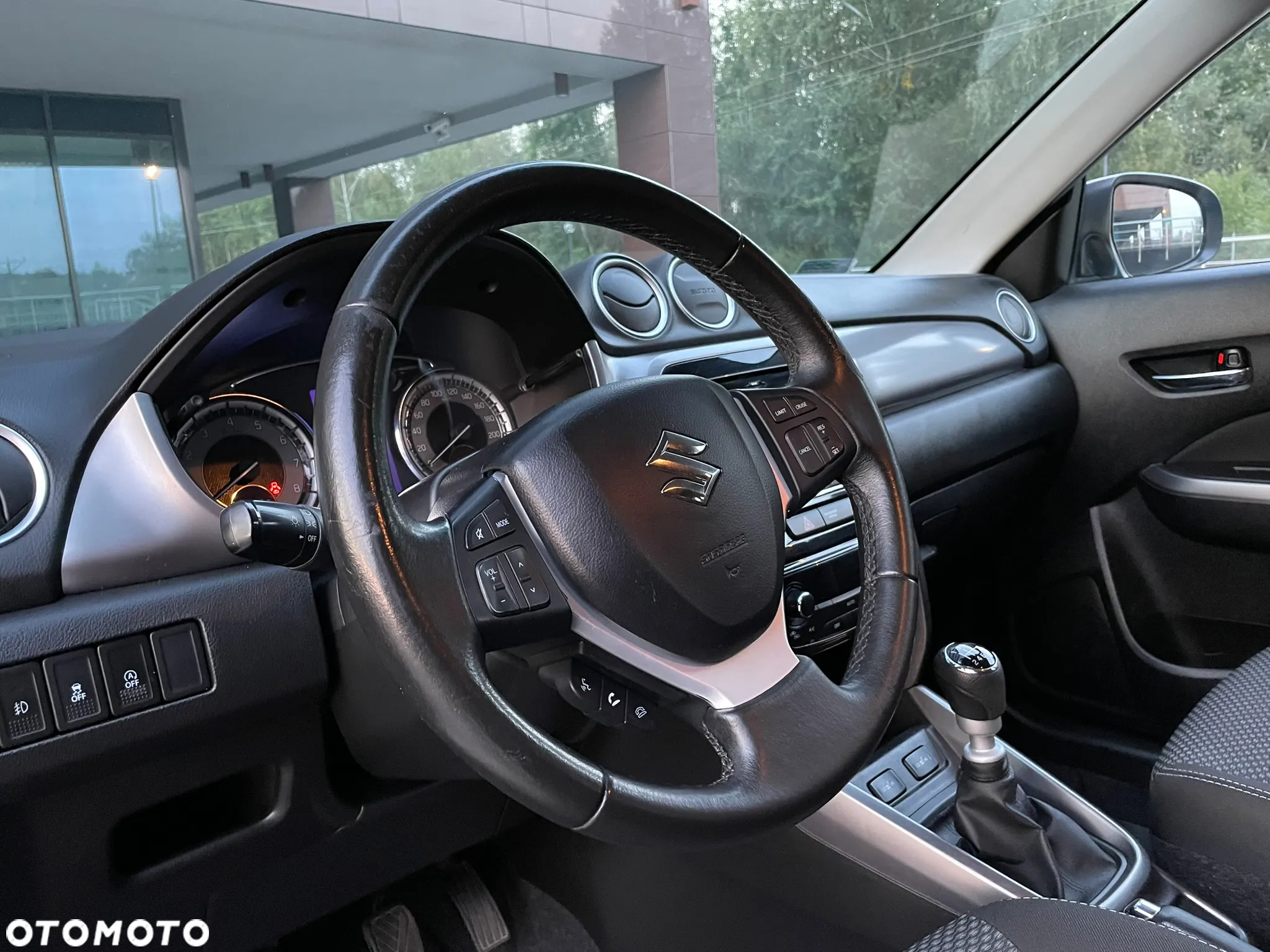 Suzuki Vitara 1.4 Boosterjet Premium 2WD - 24