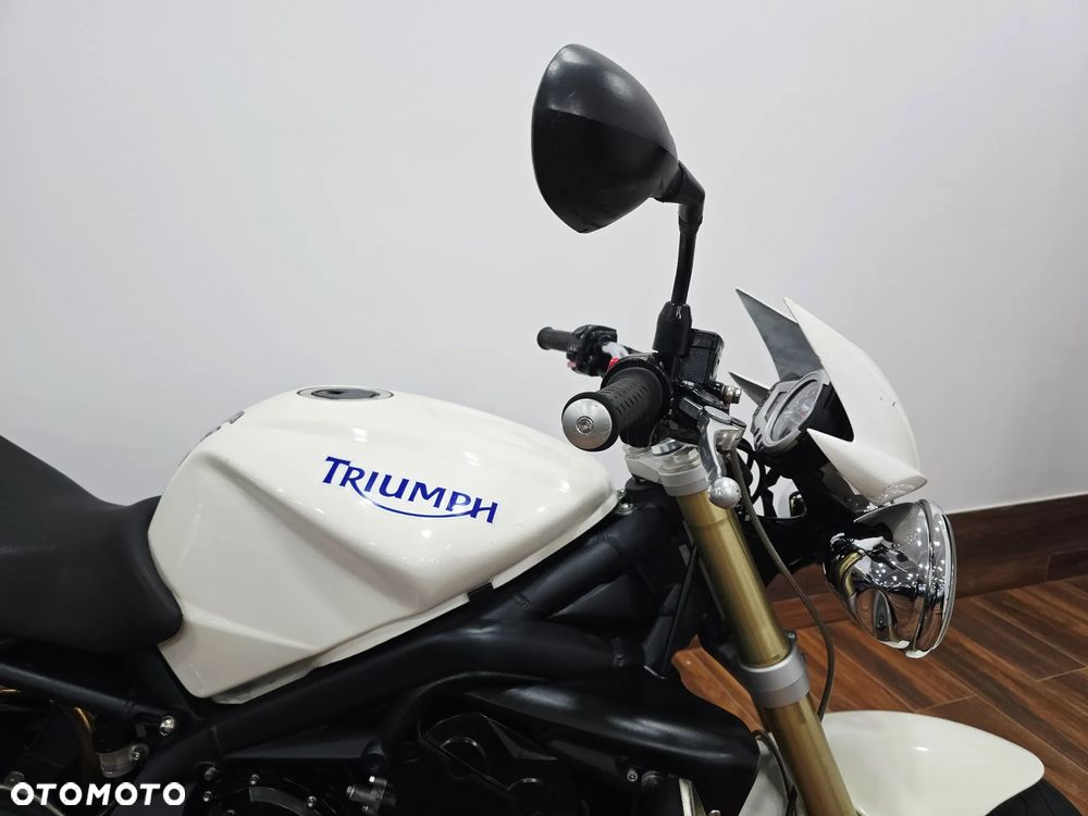 Triumph Street Triple - 8