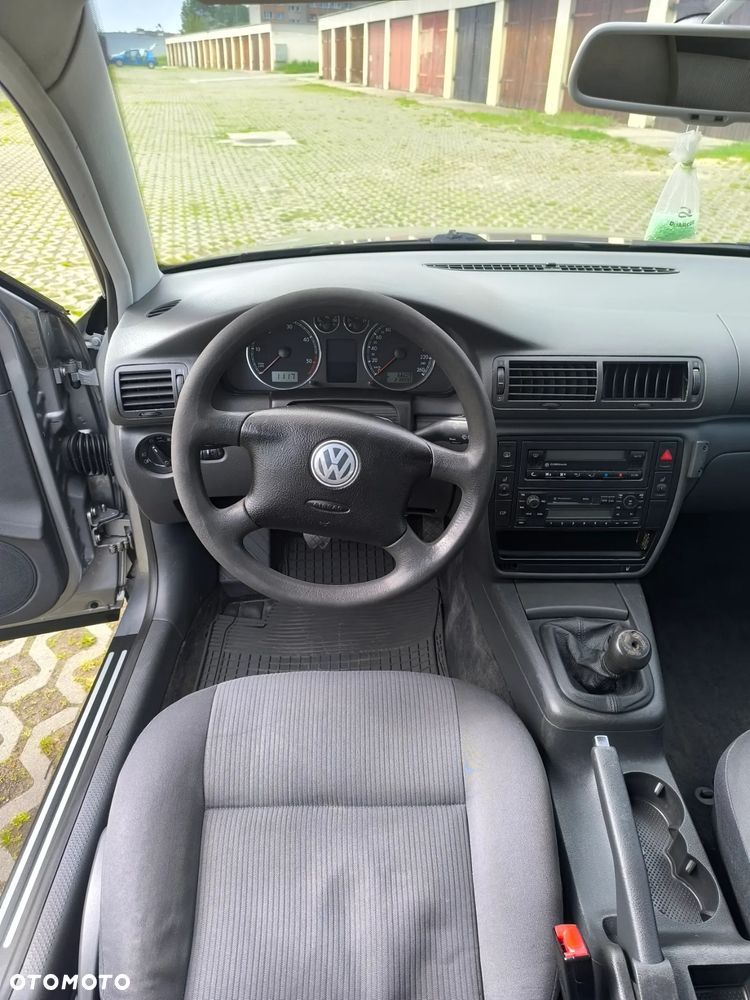 Volkswagen Passat - 12