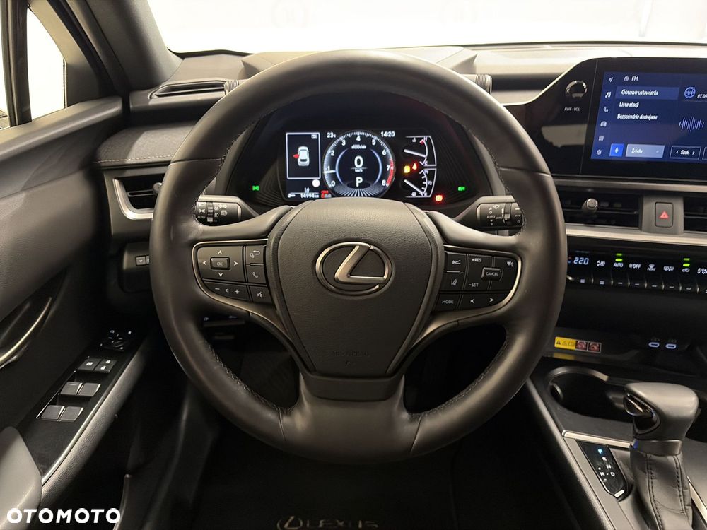 Lexus UX - 12
