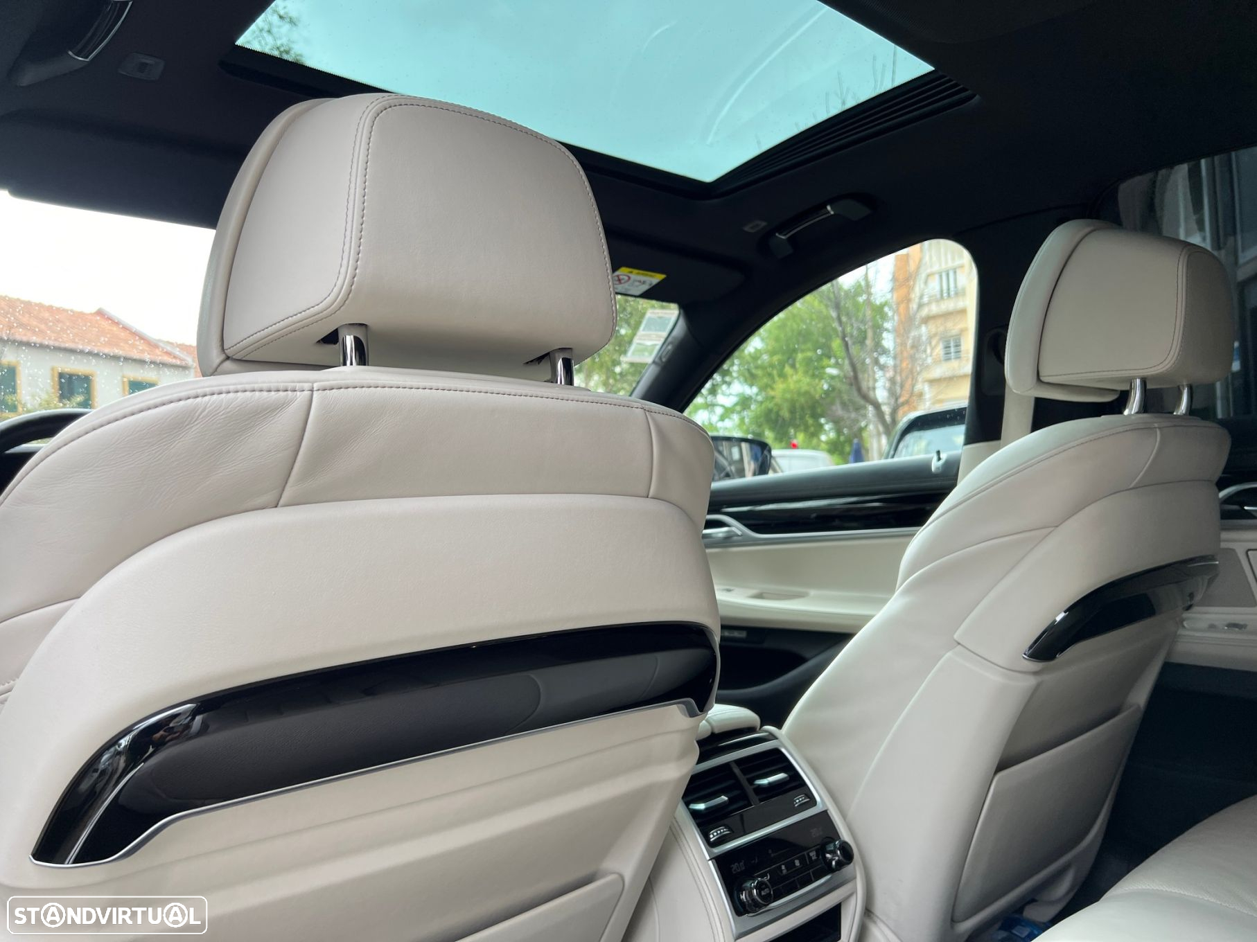 BMW 750 d xDrive - 19
