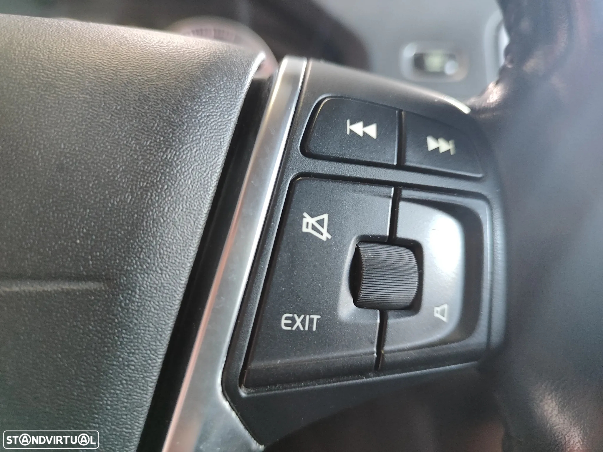 Volvo V60 2.0 D3 R-Design Start/Stop - 28