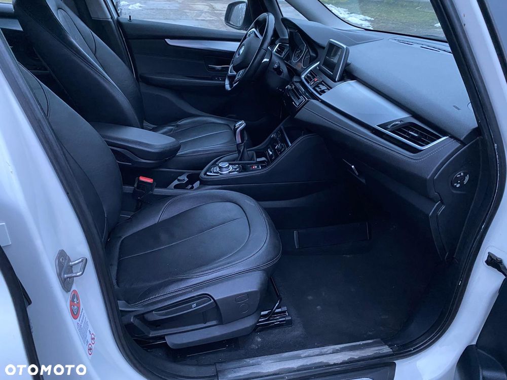 BMW Seria 2 216d - 9