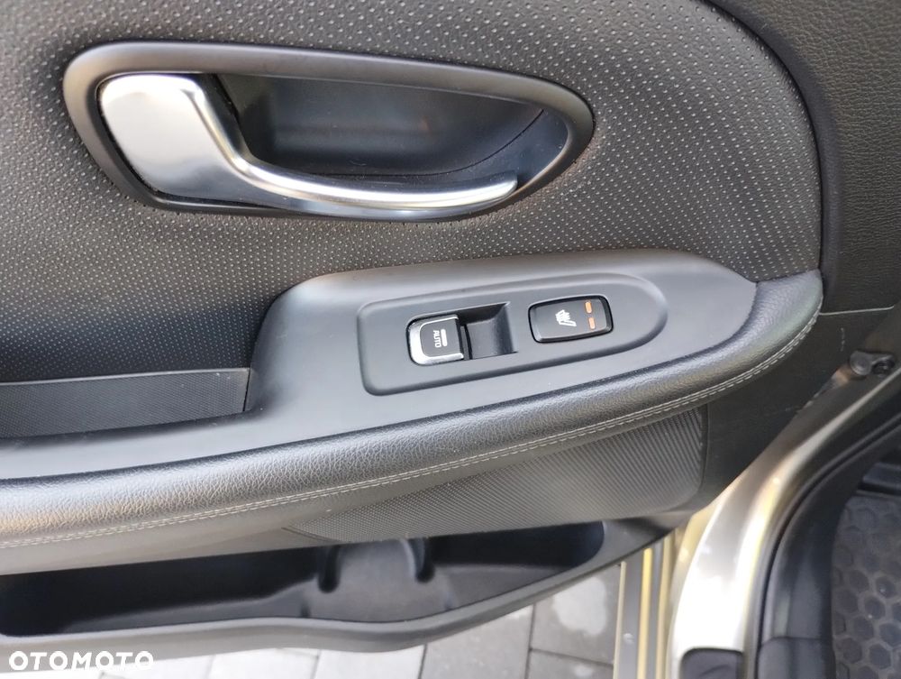 Kia Carens 1.7 CRDi XL 7os - 24