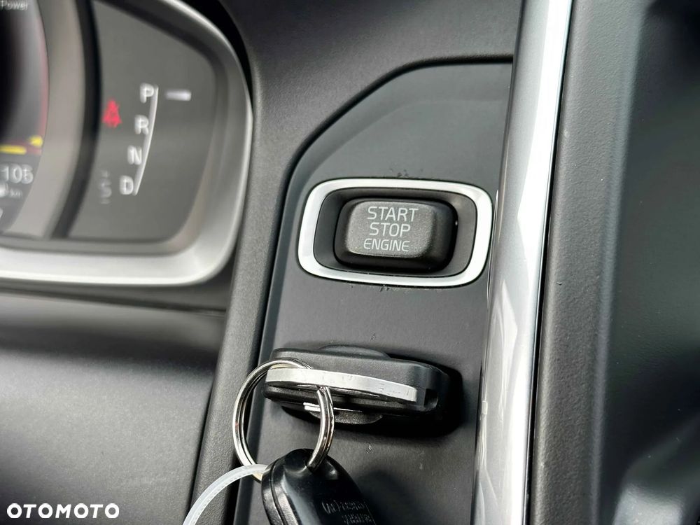 Volvo XC 60 D4 Momentum - 28