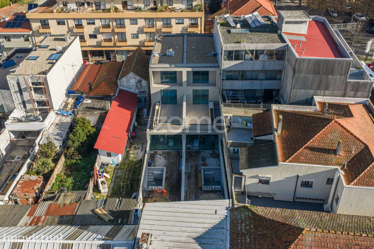 MORADIA T4 "VILLAS MEARIM" NA RUA CONDE ALTO MEARIM EM MATOSINHOS - Grande imagem: 3/30